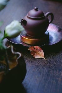 ”お茶と急須の写真